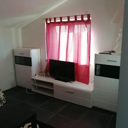 In With Balcony, Air Conditioning, Wifi, Washing Machine 4982-2 Funtana