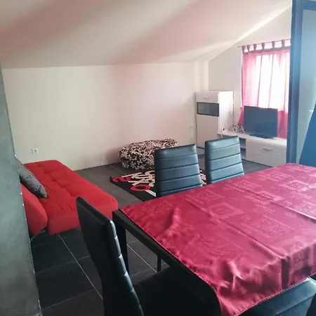 In With Balcony, Air Conditioning, Wifi, Washing Machine 4982-2 Apartment Funtana