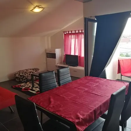 Apartment In With Balcony, Air Conditioning, Wifi, Washing Machine 4982-2 *