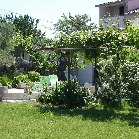 Apartment In With Balcony, Air Conditioning, Wifi, Washing Machine 4982-2 *